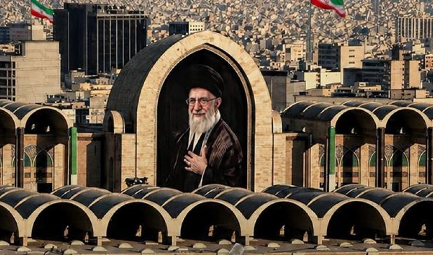 آماده ی خدمت رسانی به شرک کنندگان در مراسم وداع با رهبر شهید